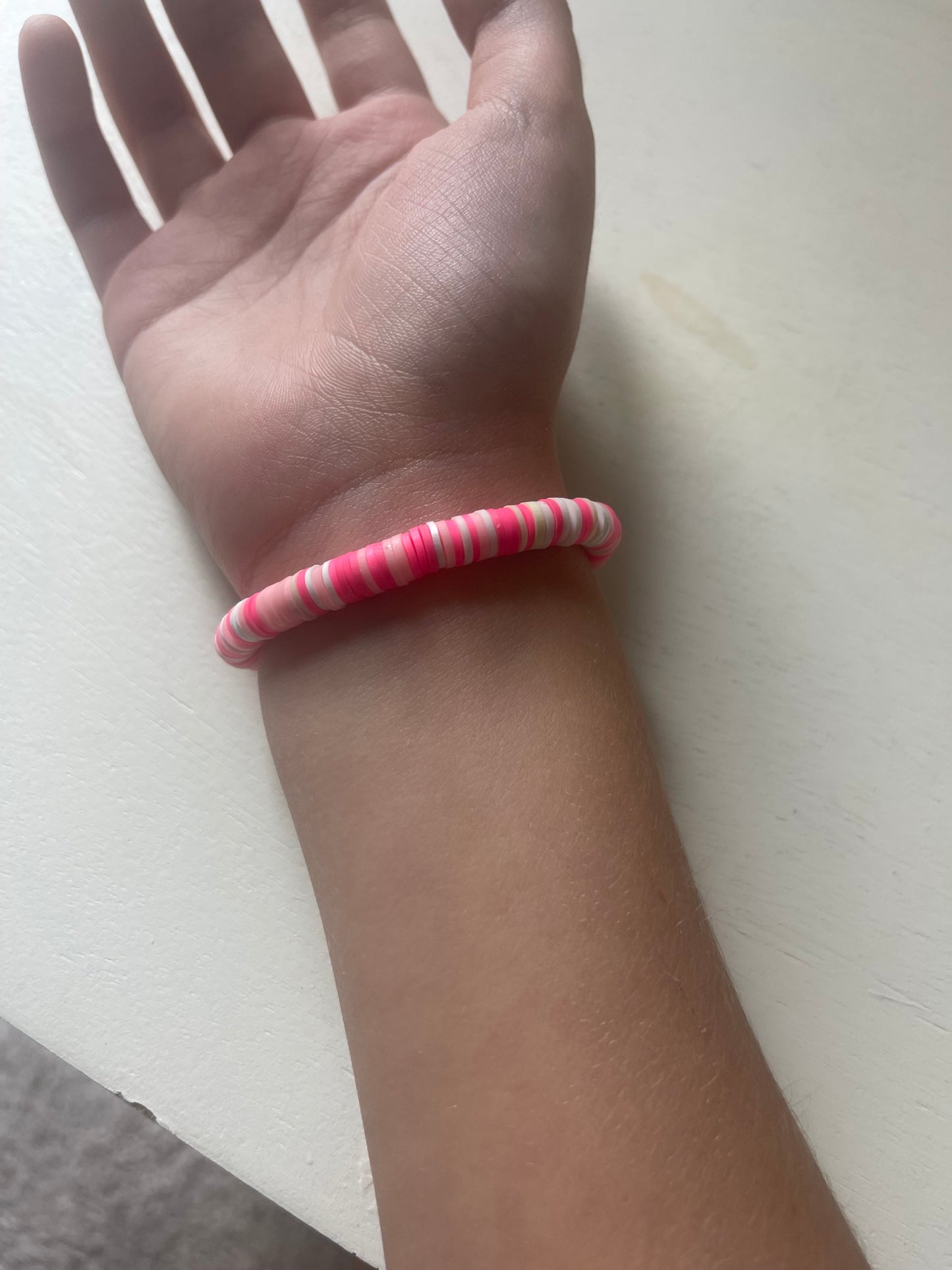 Pinky shell bracelet